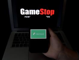 Rosnące akcje GameStop powinny skłonić wszystkich Amerykanów do zastanowienia się, gdzie idą ich pieniądze 