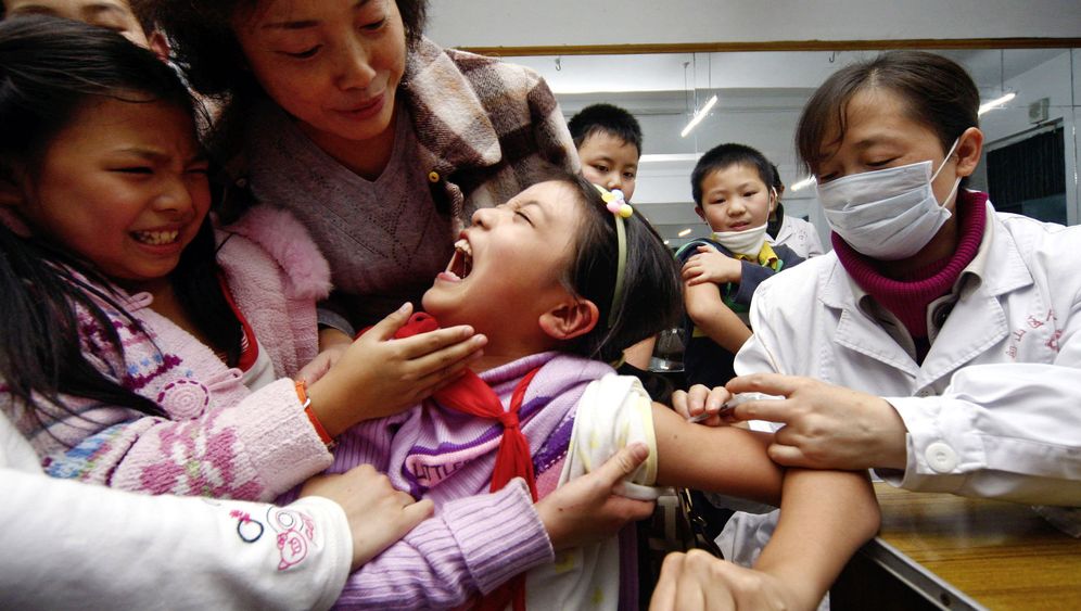Galeria zdjęć: Przesadna reakcja na H1N1